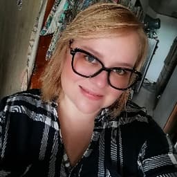 Mónica avatar