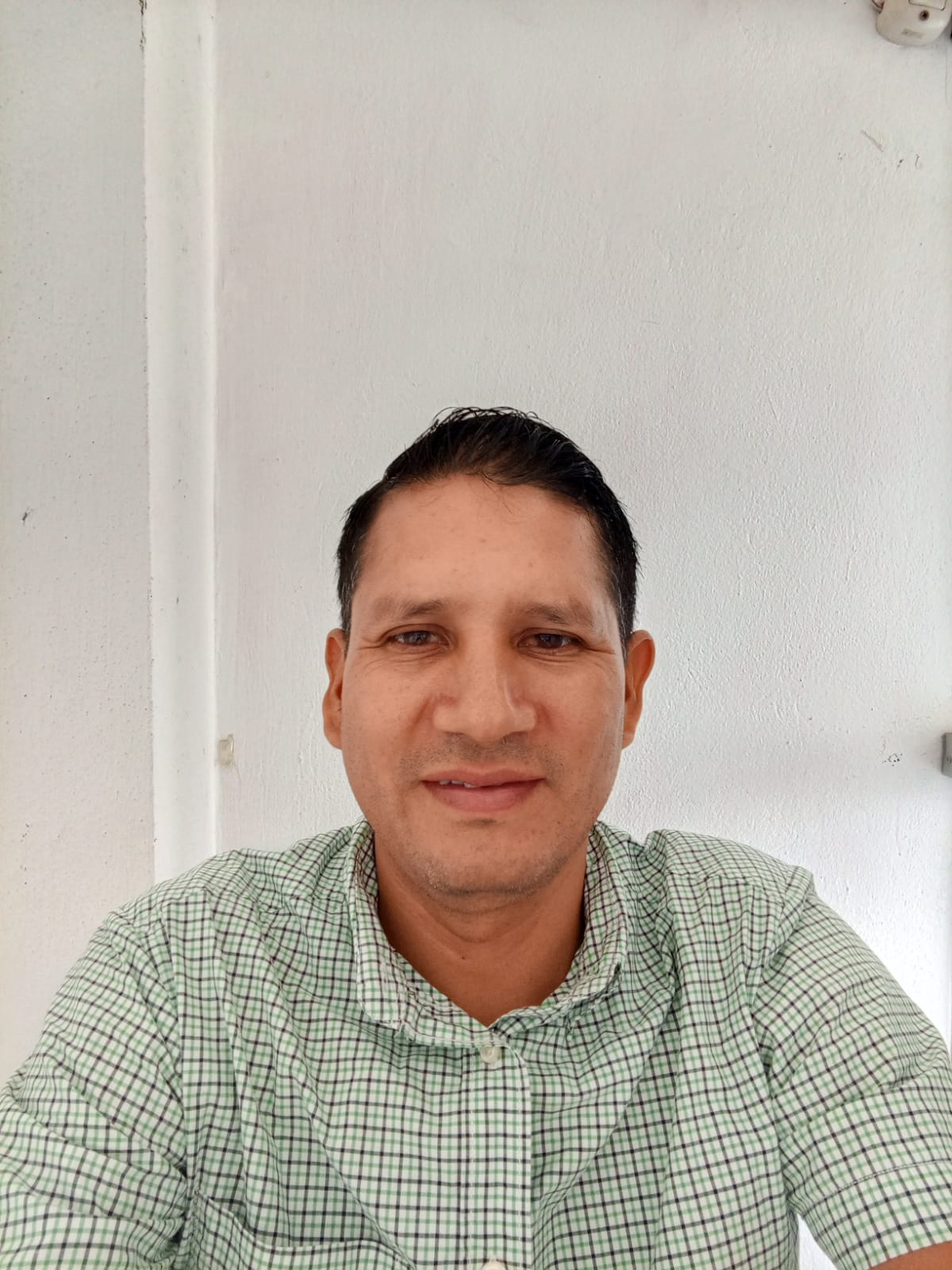 HUGO DARIO CHERREZ TERAN profile photo