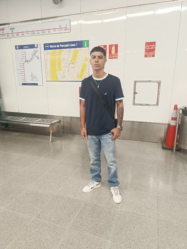 Andru Viaña profile photo