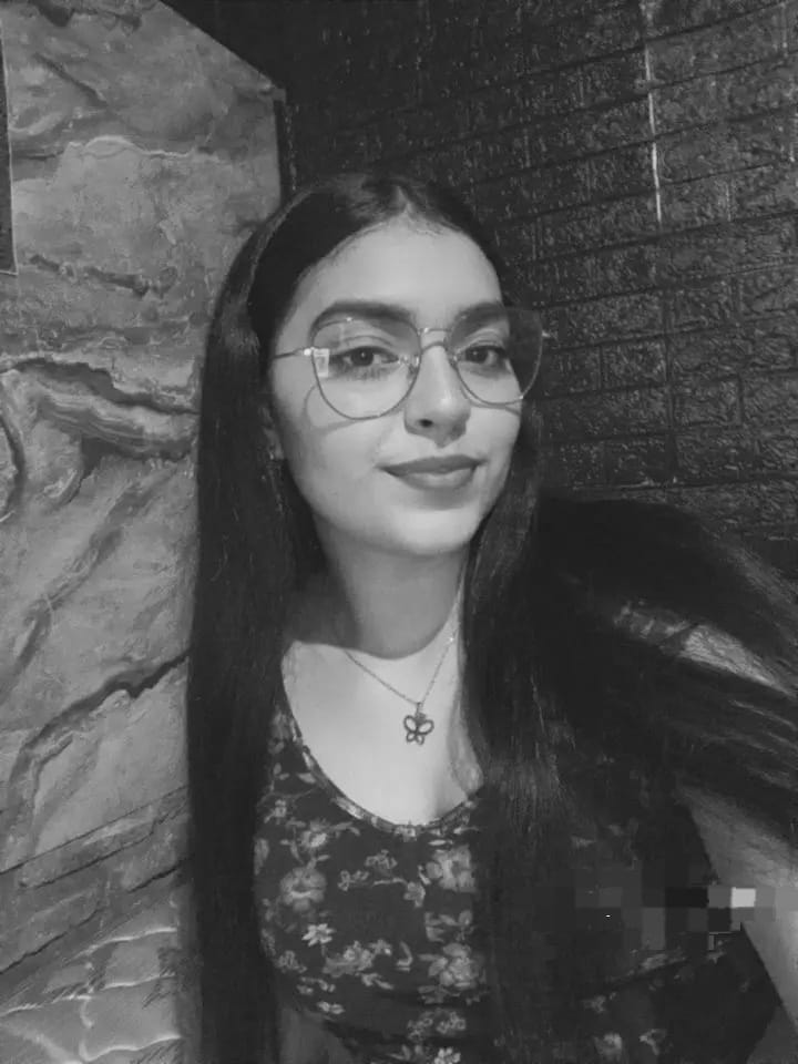 Iza Calderón profile photo