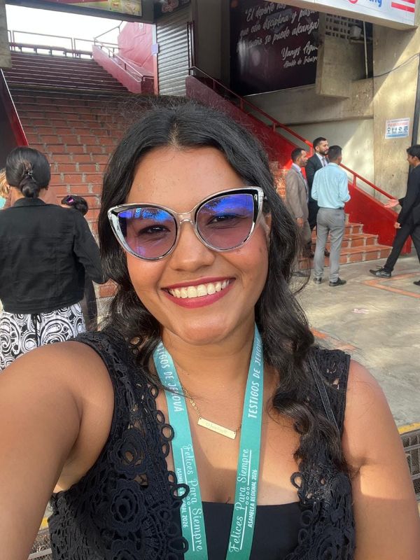 alexandra mavare profile photo