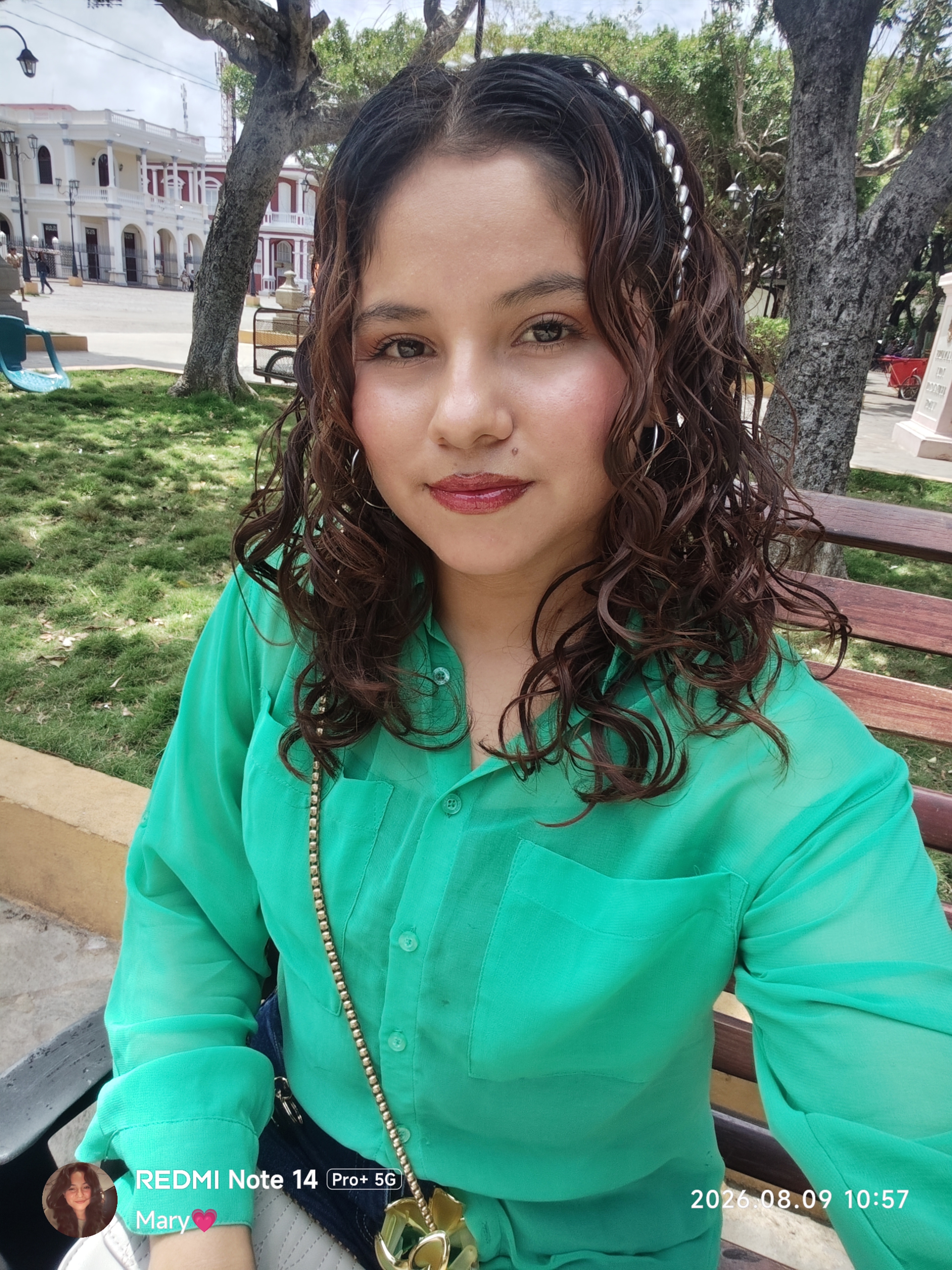 Marí Guzmán profile photo