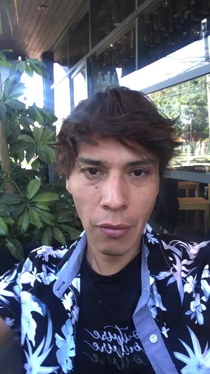 apple.com video thumbnail