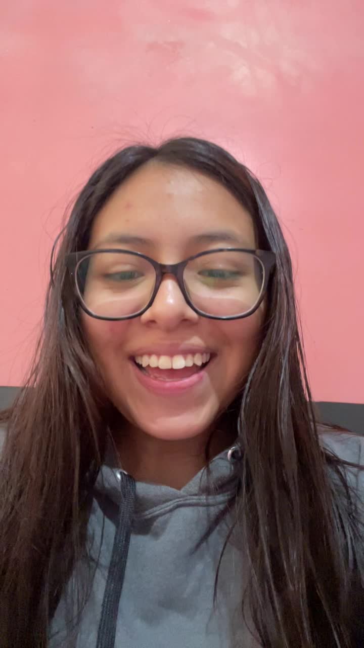 Helen Pazmiño video thumbnail