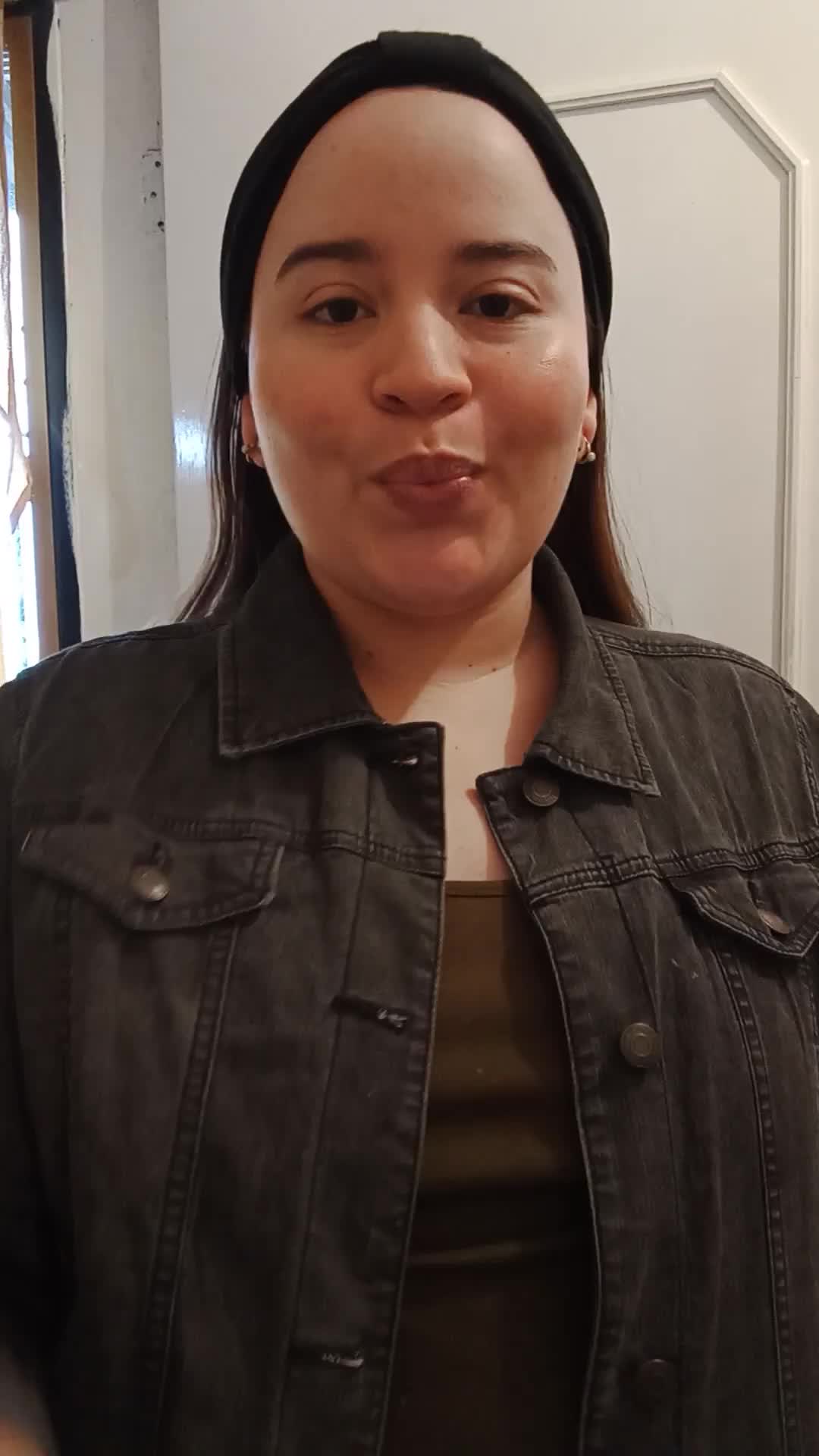 Stefany León video thumbnail