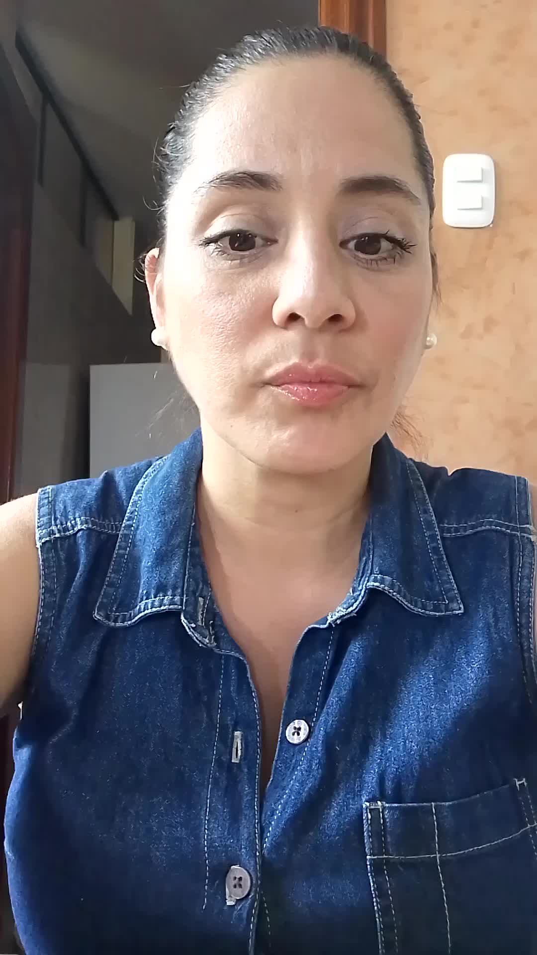 María video thumbnail